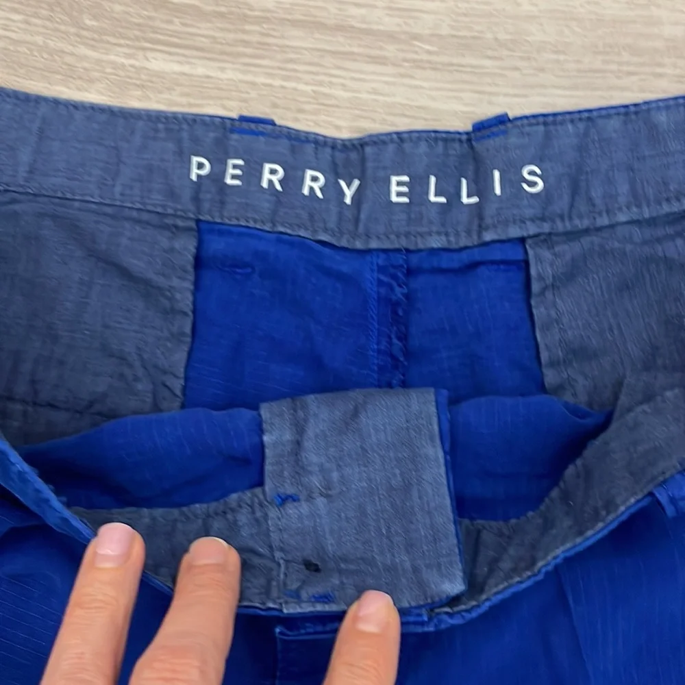 Perry Ellis Royal Blue Men’s Shorts with Side Pockets & Belt Loops Waist 40